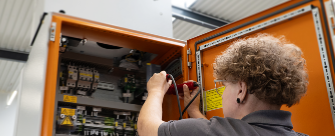 Elektroniker für Betriebstechnik im Schaltschrankbau bei der GID in Alsdorf
